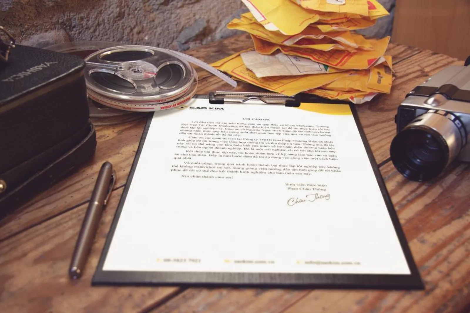 Document juridique signé sur un bureau
