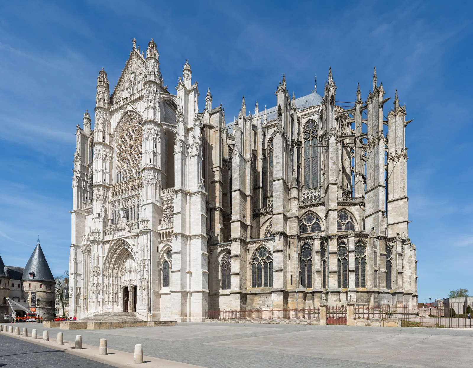 La cathédrale Saint-Pierre de Beauvais, plus haut chœur gothique du monde