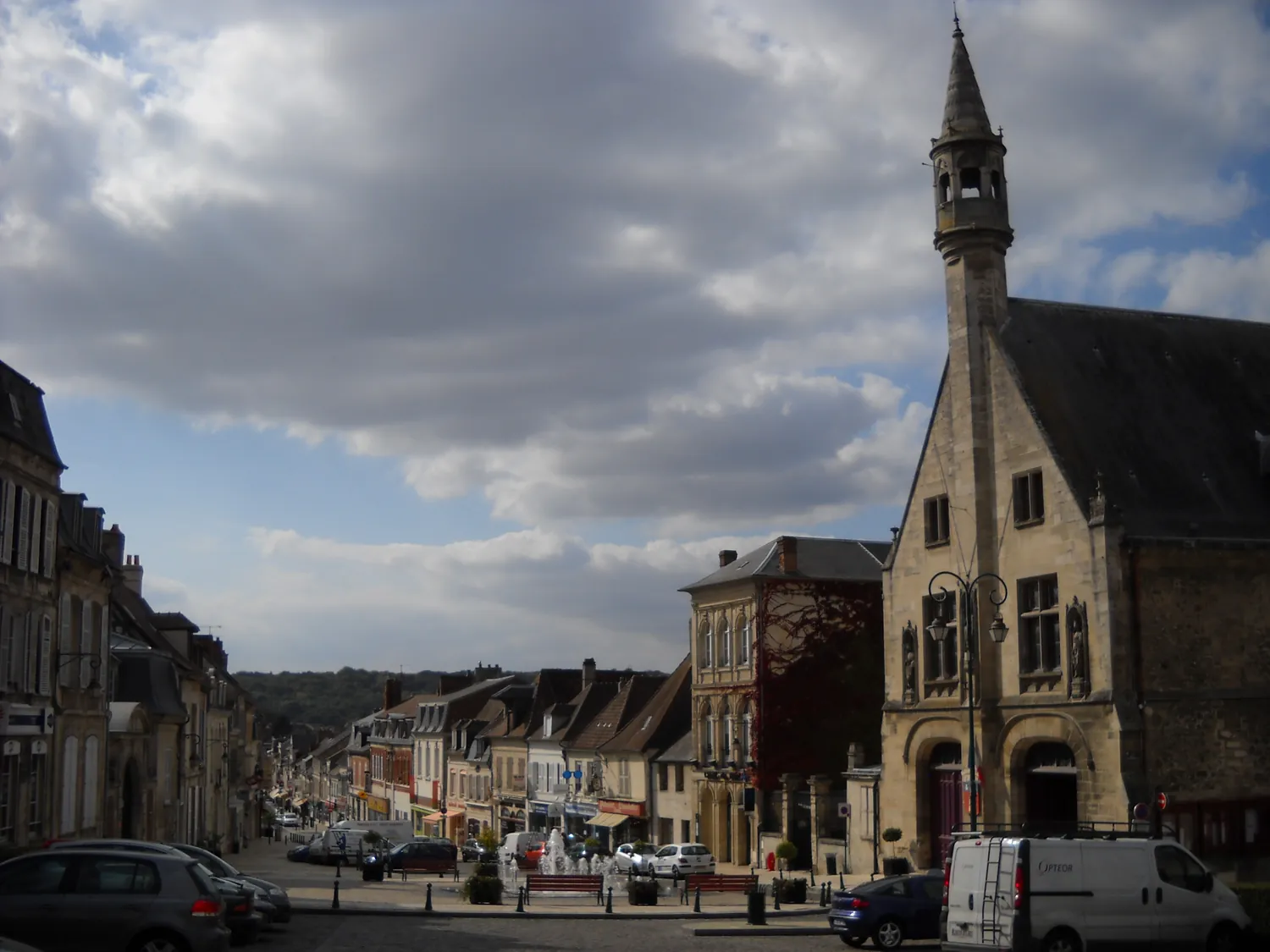 L’hôtel de ville médiéval de Clermont dans l’Oise