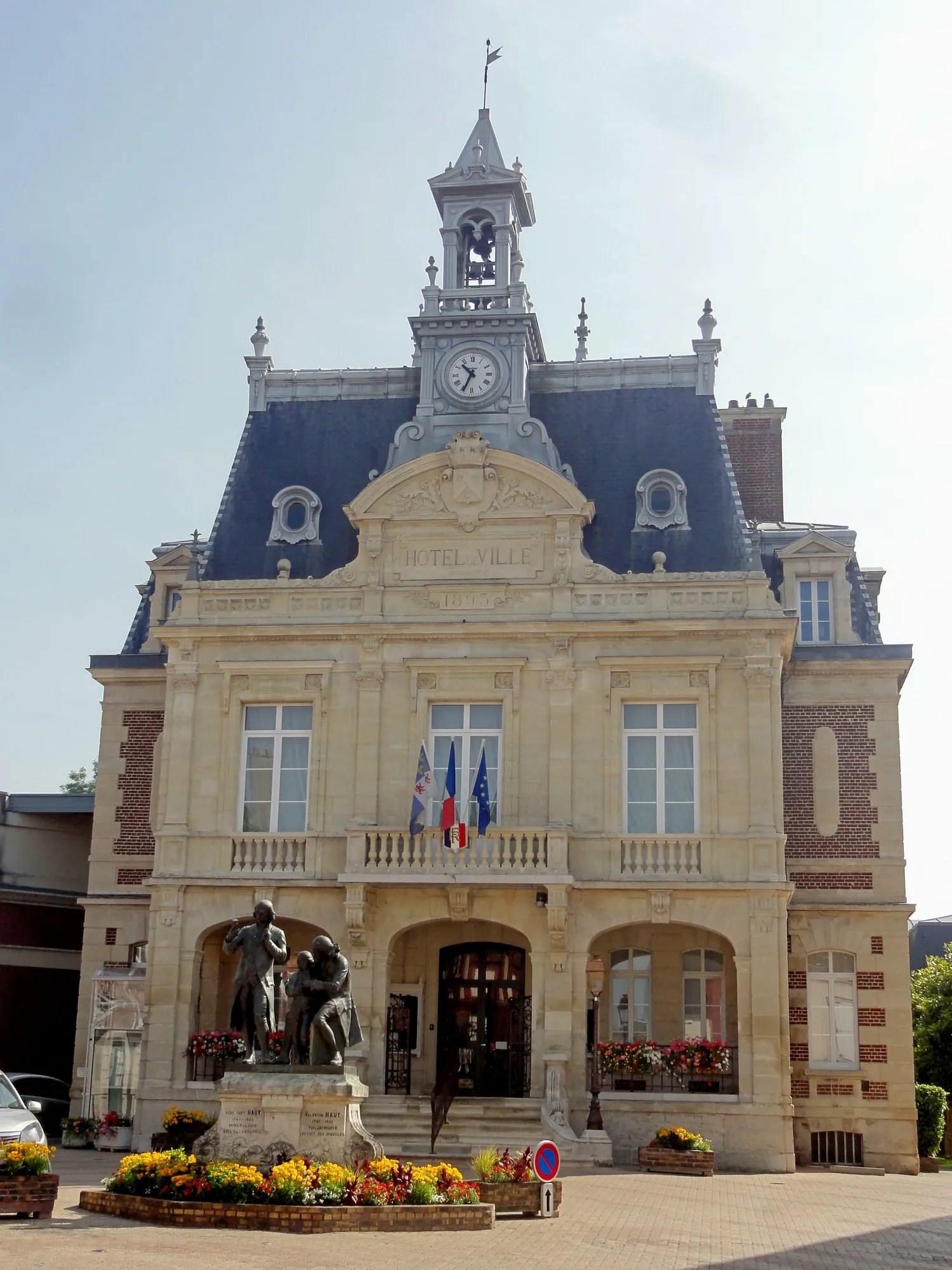 Saint-Just-en-Chaussée, nœud ferroviaire du plateau picard
